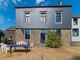 Elegant Home in Bievre With Garden