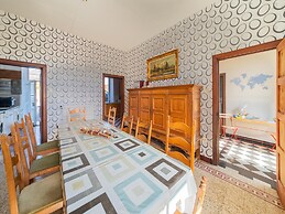 Elegant Home in Bievre With Garden