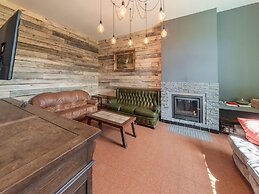 Elegant Home in Bievre With Garden