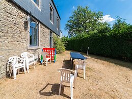 Elegant Home in Bievre With Garden