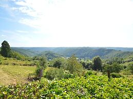 Holiday Home in Rochehaut With Fenced Garden