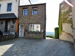 Holiday Home in Rochehaut With Fenced Garden