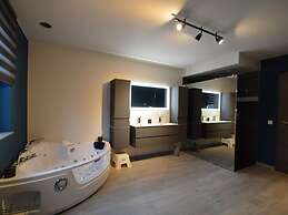 Holiday Home in Beauraing With Fenced Garden