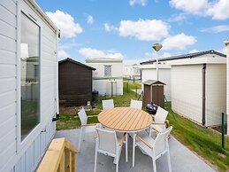 Modern Mobile Home in Middelkerke With Garden