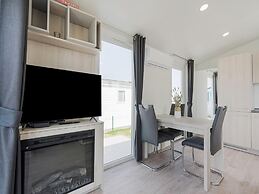 Modern Mobile Home in Middelkerke With Garden