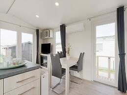 Modern Mobile Home in Middelkerke With Garden