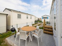 Modern Mobile Home in Middelkerke With Garden