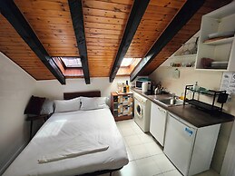 Mercanti Attic Version