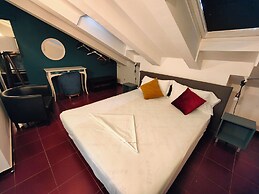 Mercanti Attic Version