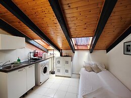 Mercanti Attic Version