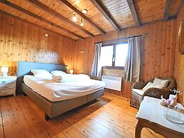 Beautiful Chalet for 4 pax Quietly Located With a Beautifully Landscap