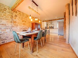 Quietly Located Farmhouse L'echappee Belle