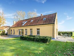 Holiday Home Het Zuidgoed With Garden