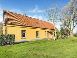 Holiday Home Het Zuidgoed With Garden