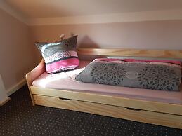 Great Holiday Home With Terrace Near Saxon