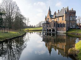 Apartment in Kruibeke at Wissekerke Castle