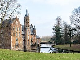 Apartment in Kruibeke Wissekerke Castle