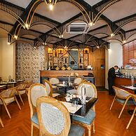 Bloom Hotel - Golf Course Road, Sector 43