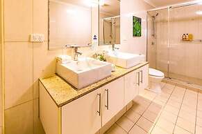 Signatures on Woods - Pinnacle