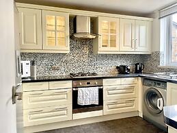 The HK House - Family Friendly Near To Blenheim Palace & Oxford City C