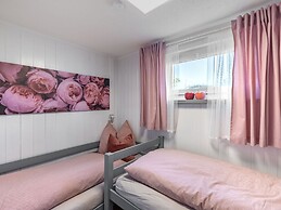 Holiday Home on the Mountain With Views