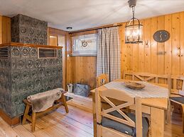 Holiday Home on the Mountain With Views