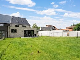Modern Holiday Home in Ronse With Garden
