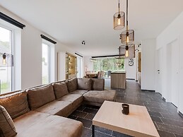 Modern Holiday Home in Ronse With Garden