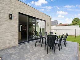 Modern Holiday Home in Ronse With Garden