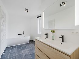 Modern Holiday Home in Ronse With Garden