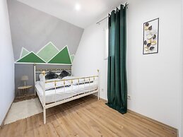 Holiday Home in Longkamp With Garden