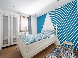 Holiday Home in Longkamp With Garden