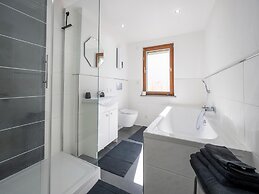 Holiday Home in Longkamp With Garden