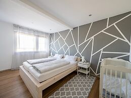 Holiday Home in Longkamp With Garden