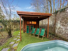 Luxury Holiday Home in Vloesberg With Sauna and hot tub