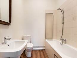 Luxury Holiday Home in Vloesberg With Sauna and hot tub