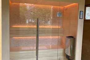 Luxury Holiday Home in Vloesberg With Sauna and hot tub