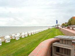 Spacious Apartment Near the sea