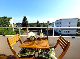 Stylish Apartment With Balcony