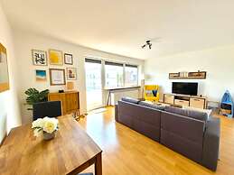 Spacious Apartment Near the sea