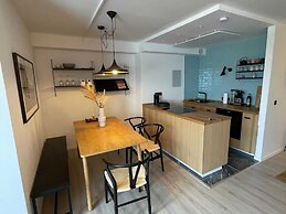 Perfectly Located Flat Near the ski Slope