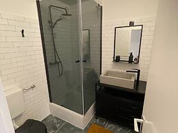 Perfectly Located Flat Near the ski Slope