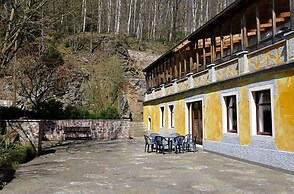 2-floor Apartment in a Villa With Park