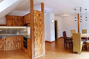 2-floor Apartment in a Villa With Park