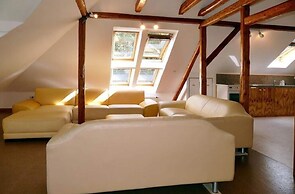 2-floor Apartment in a Villa With Park