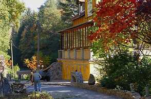 2-floor Apartment in a Villa With Park
