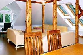 2-floor Apartment in a Villa With Park