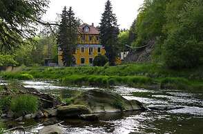 2-floor Apartment in a Villa With Park