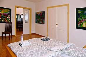 2-floor Apartment in a Villa With Park
