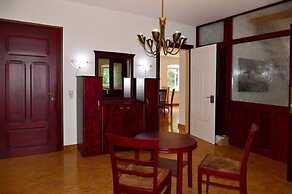 2-floor Apartment in a Villa With Park